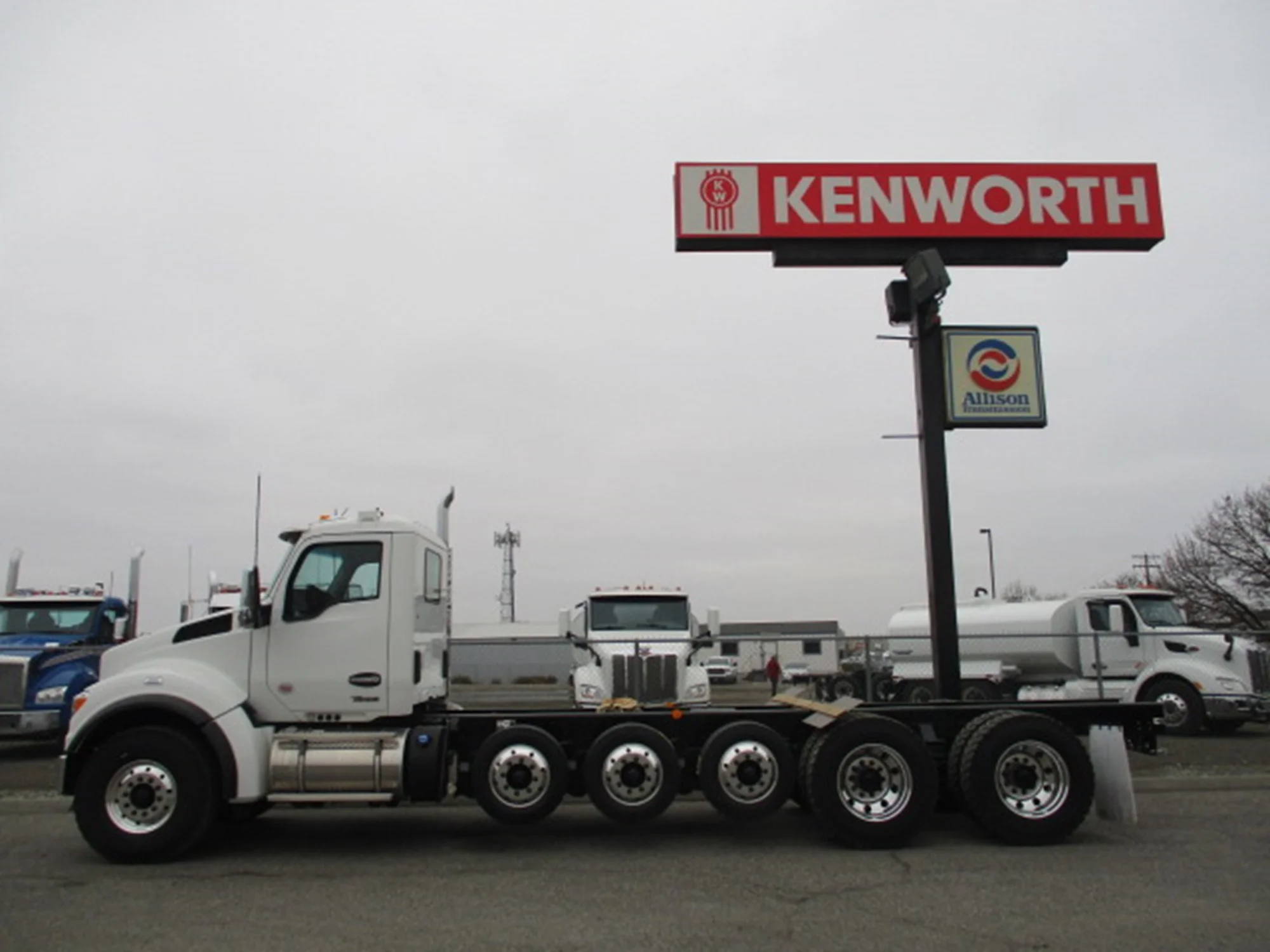 2026 Kenworth T880 - image 3