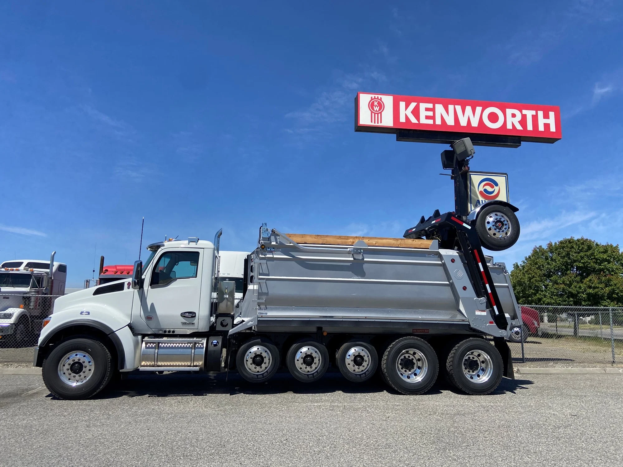 2026 Kenworth T880 in Pasco, WA — photo 3