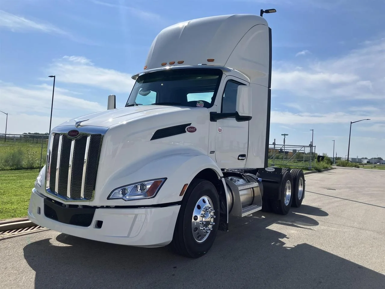 2027 Peterbilt 579 in Rochester, MN — photo 12