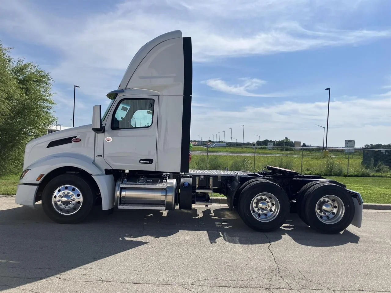 2027 Peterbilt 579 in Rochester, MN — photo 3