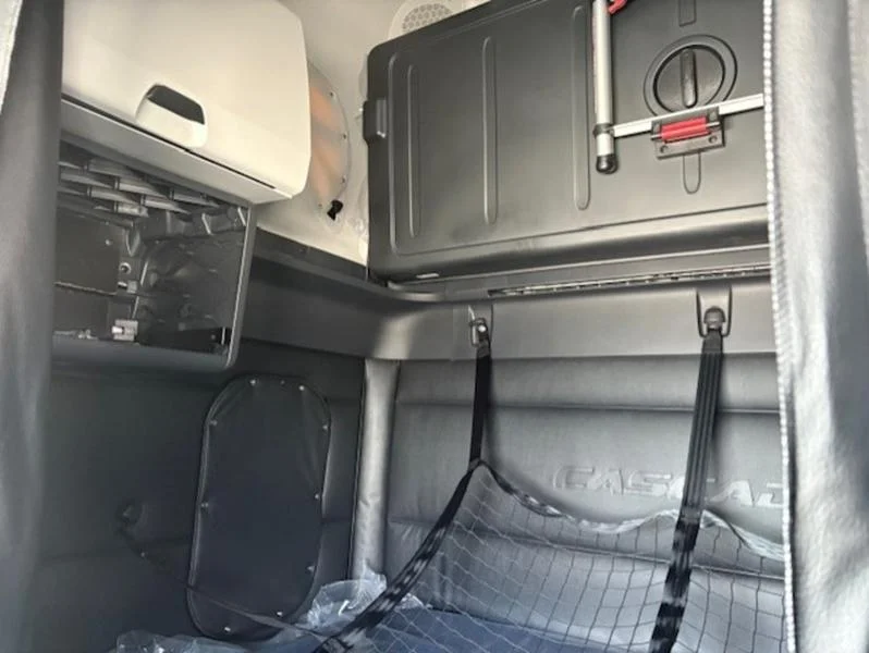 2026 Freightliner Cascadia in Columbus, OH — photo 7
