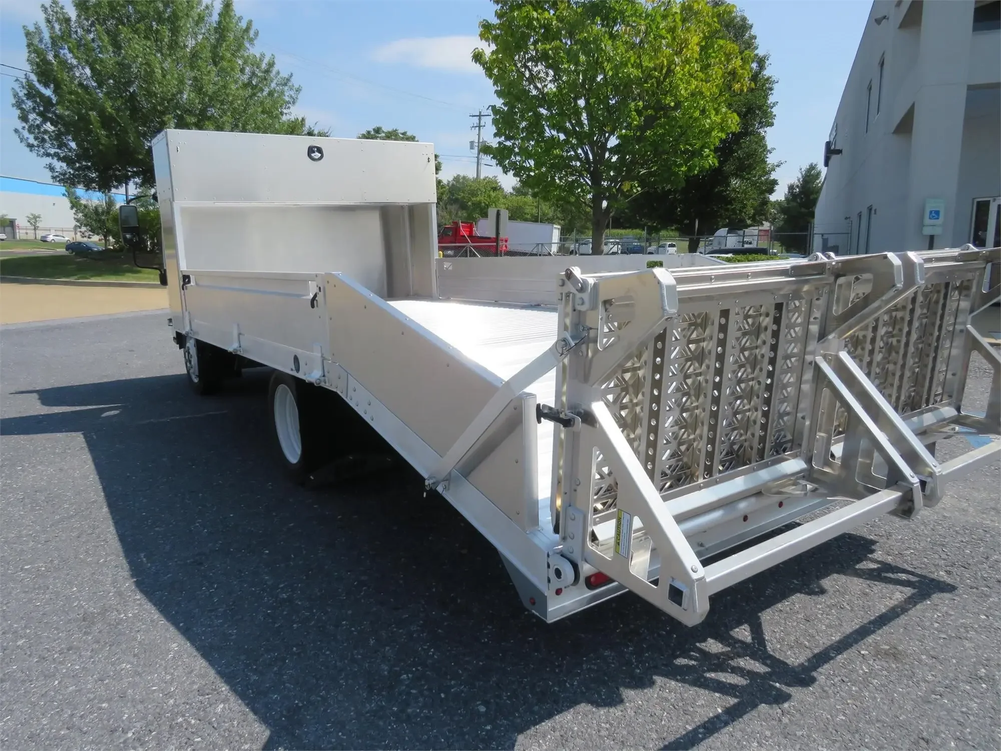 2024 Isuzu NPR - image 6