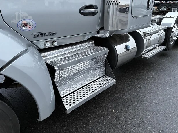 2022 Kenworth T880 - image 9
