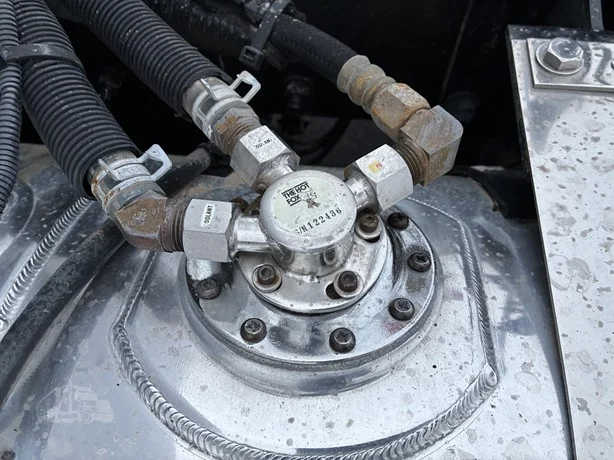 2022 Kenworth T880 - image 14