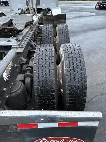 2022 Kenworth T880 - image 22