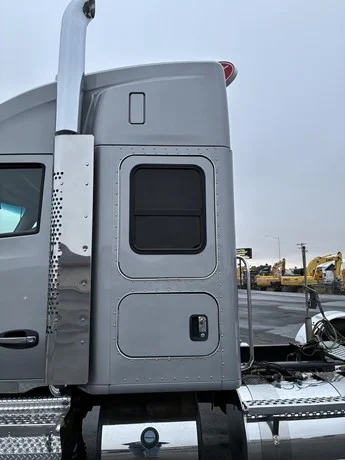 2022 Kenworth T880 - image 12