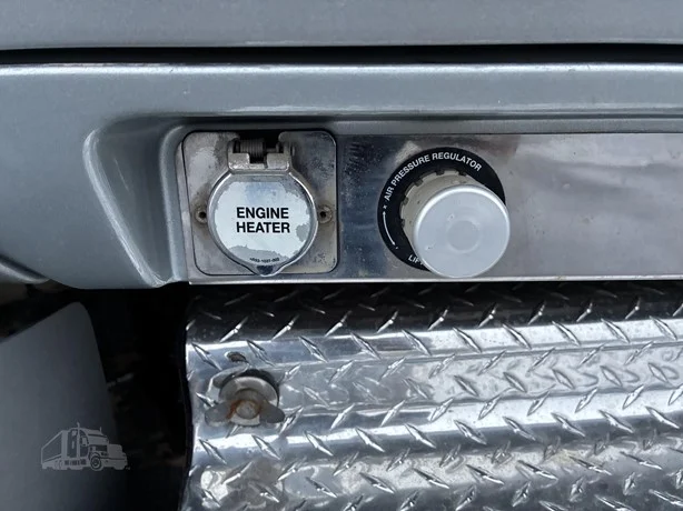 2022 Kenworth T880 - image 10