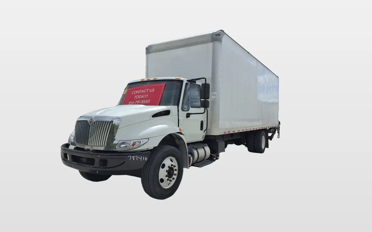 2018 International 4300 - image 1