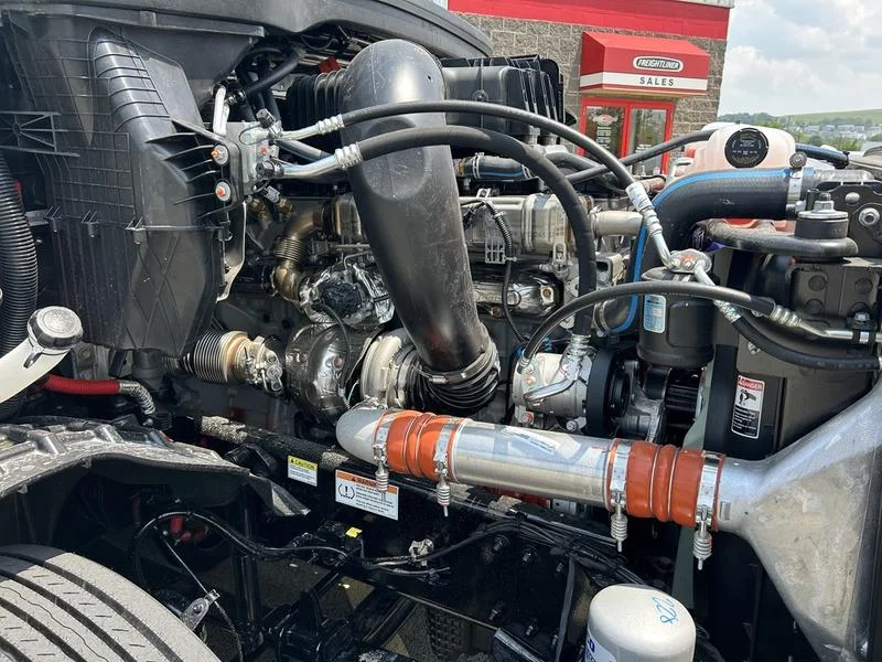 2026 Freightliner Cascadia - image 24