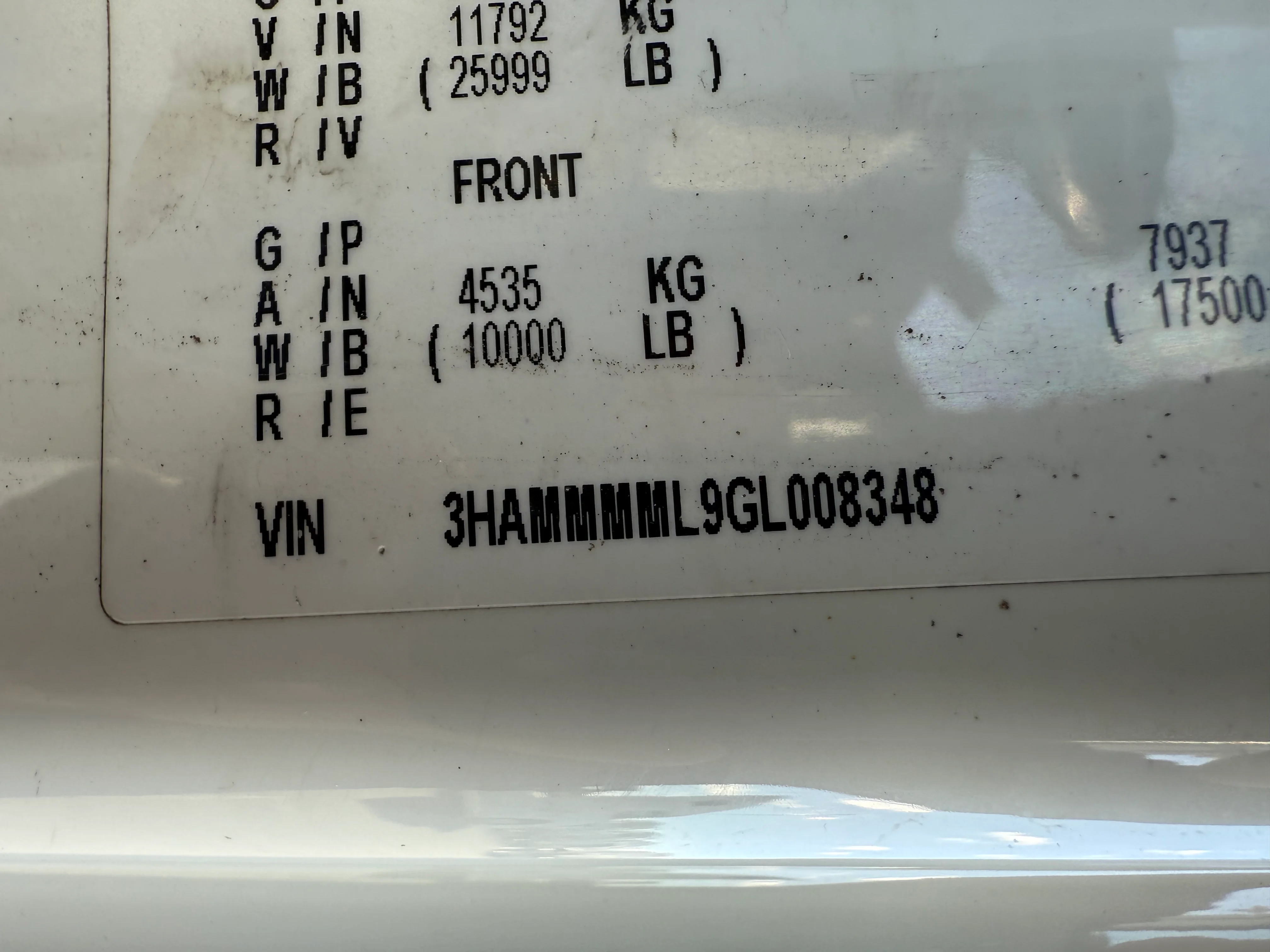 2016 International 4300 - image 15