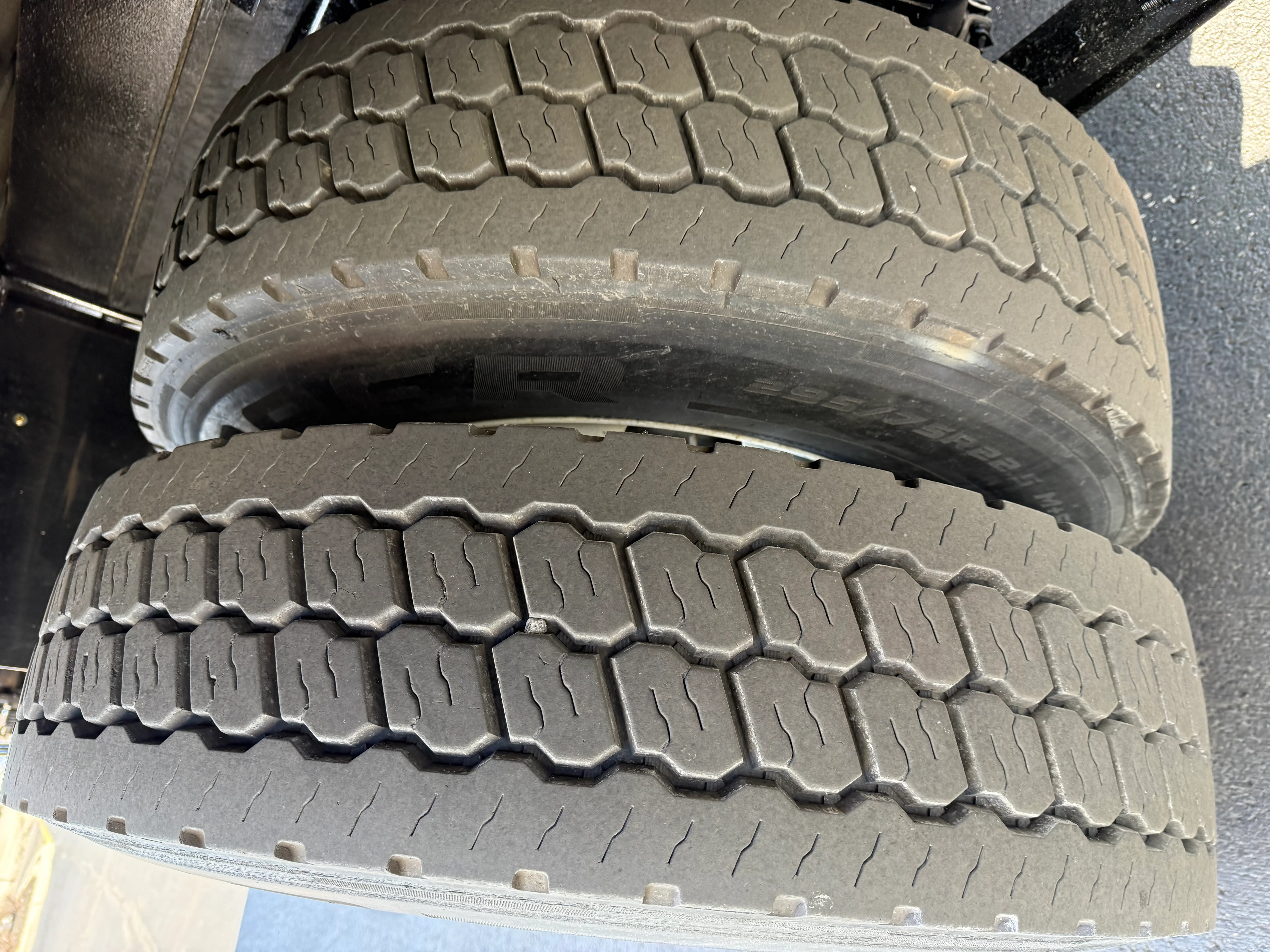 2016 International 4300 - image 12