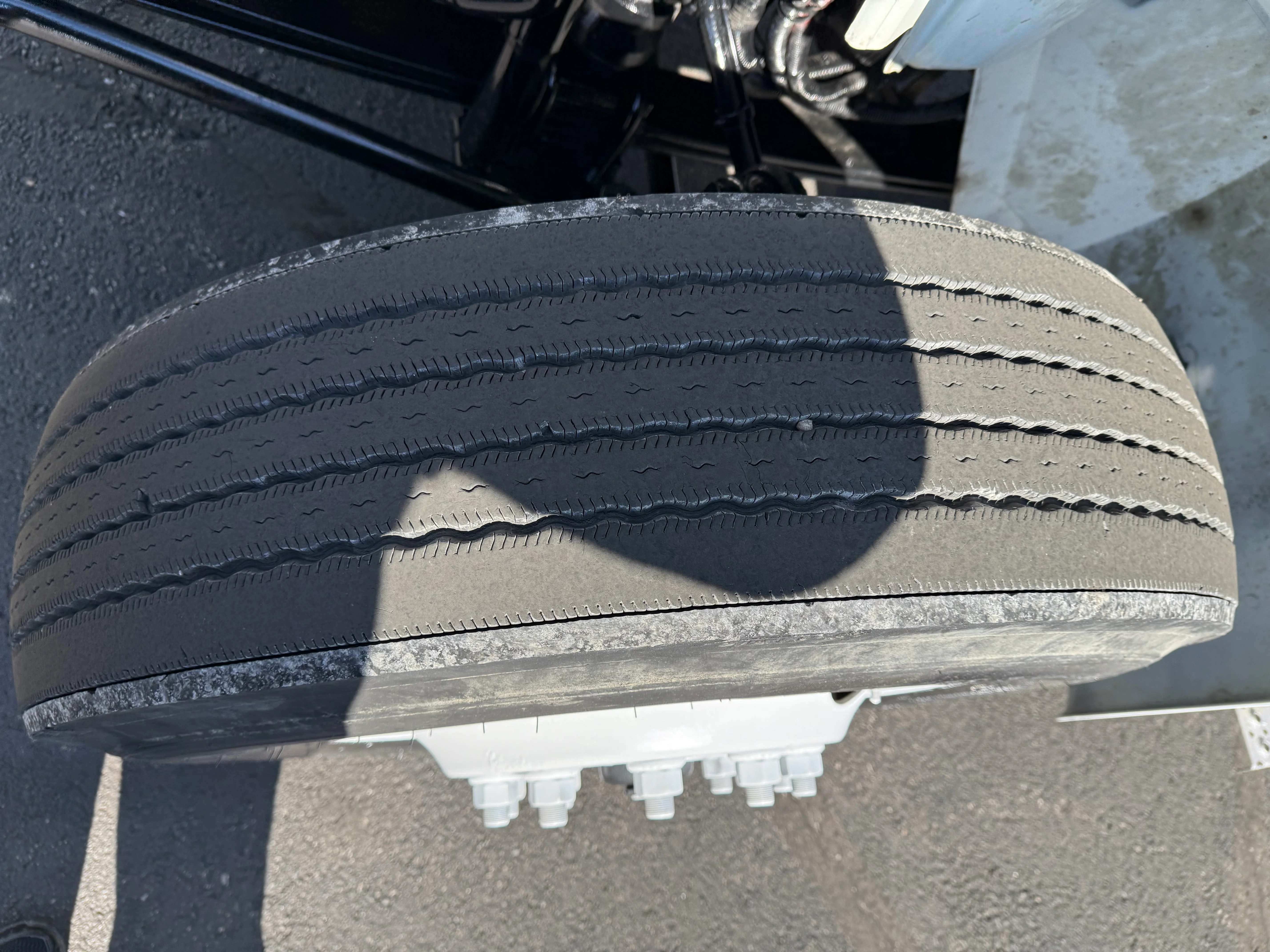 2016 International 4300 - image 9