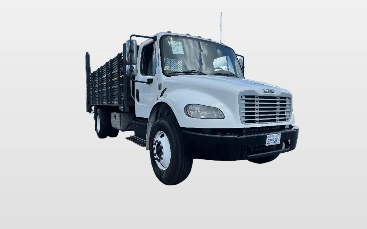 2019 Freightliner M2 106 - image 1