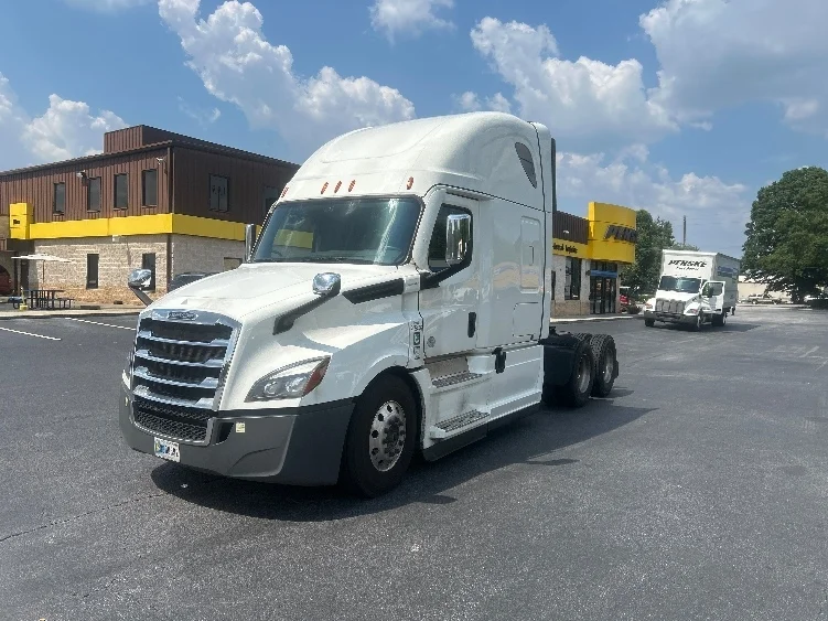 2024 Freightliner Cascadia in Forest Park, GA — photo 3