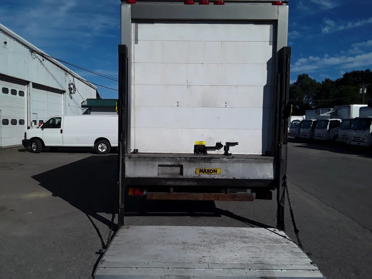 2018 Isuzu NRR in Salisbury, MA — photo 5