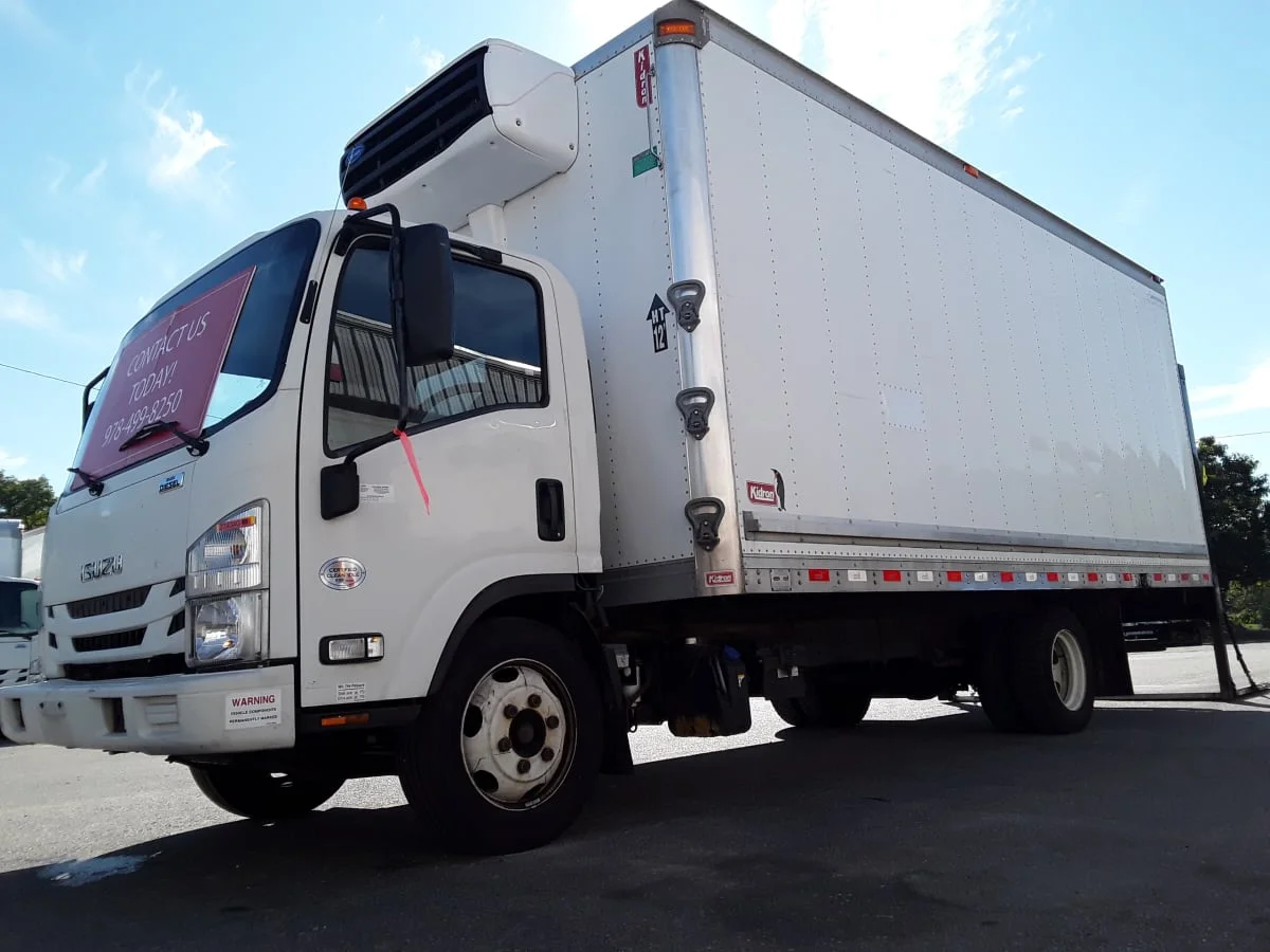2018 Isuzu NRR in Salisbury, MA — photo 2
