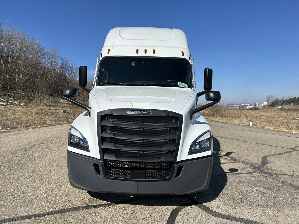 2026 Freightliner Cascadia - image 2