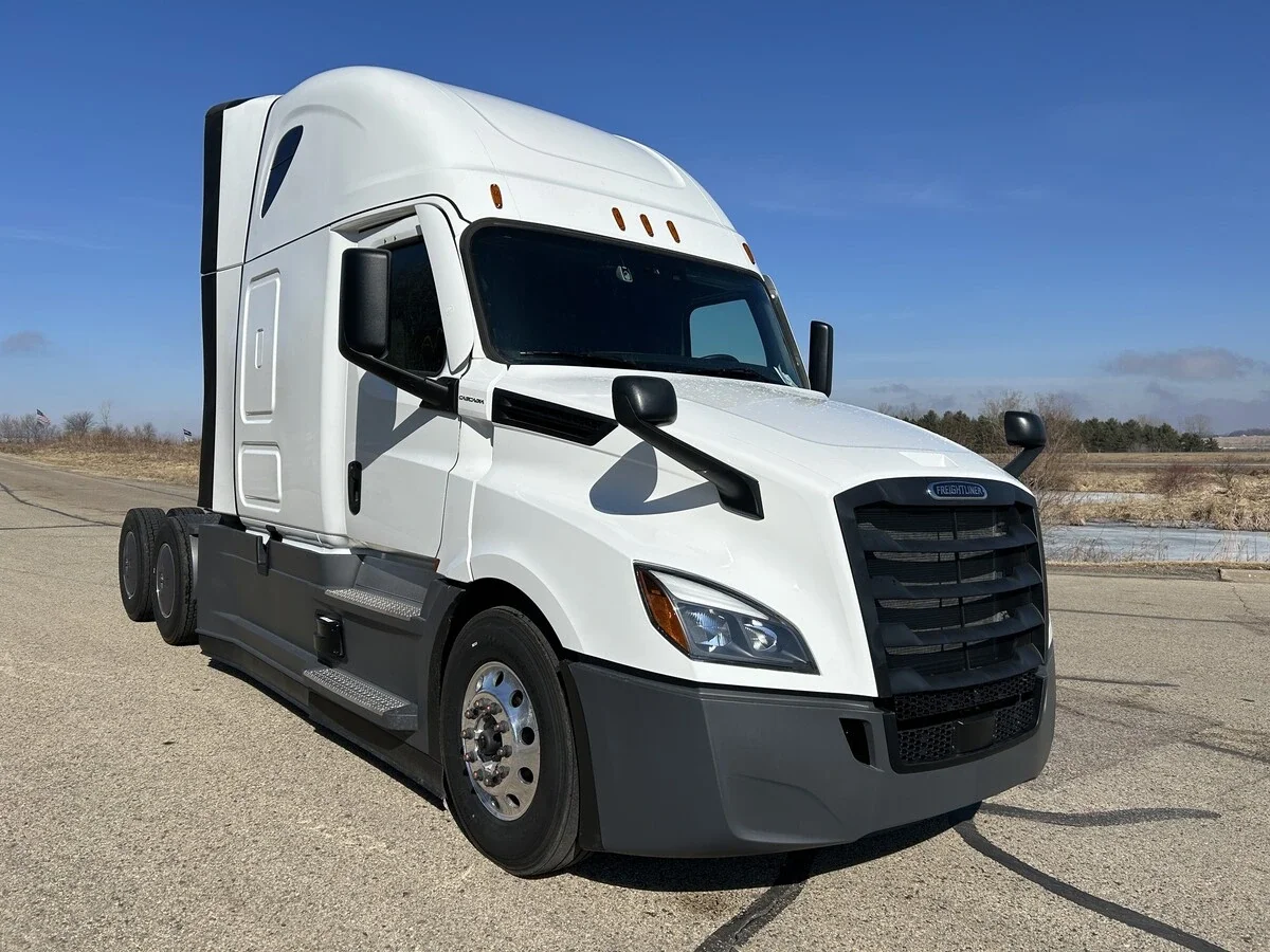 2026 Freightliner Cascadia - image 3