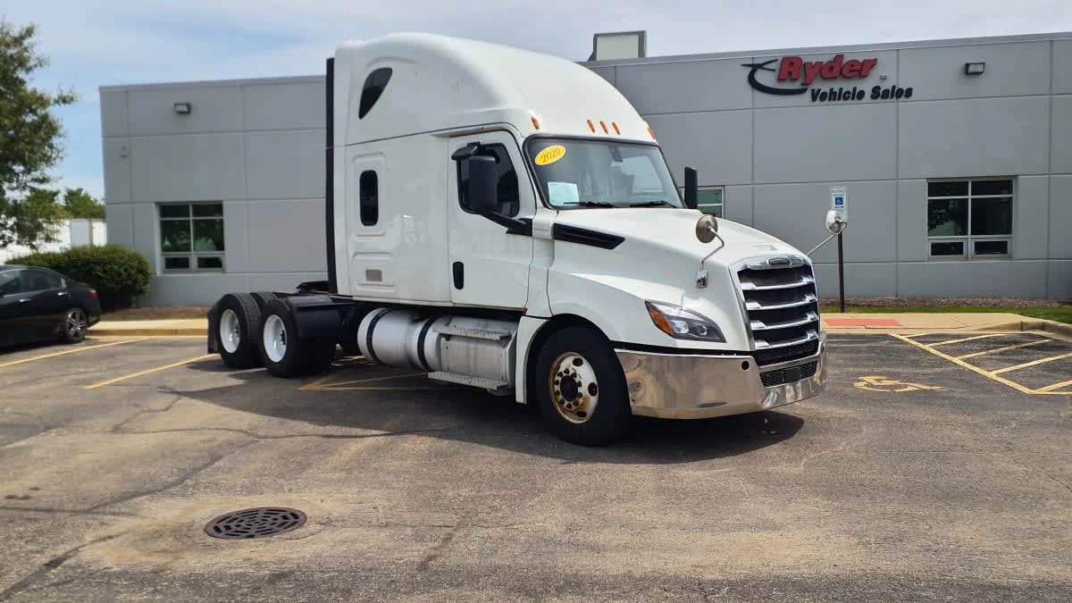 2020 Freightliner Cascadia in Oak Creek, WI — photo 3