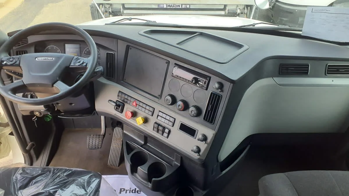 2020 Freightliner Cascadia in Oak Creek, WI — photo 7