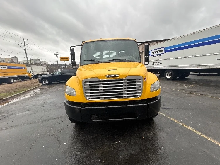 2020 Freightliner M2 106 in Oakwood Village, OH — photo 2