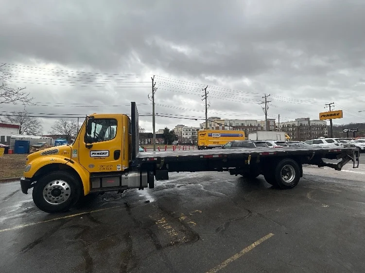 2020 Freightliner M2 106 in Oakwood Village, OH — photo 4