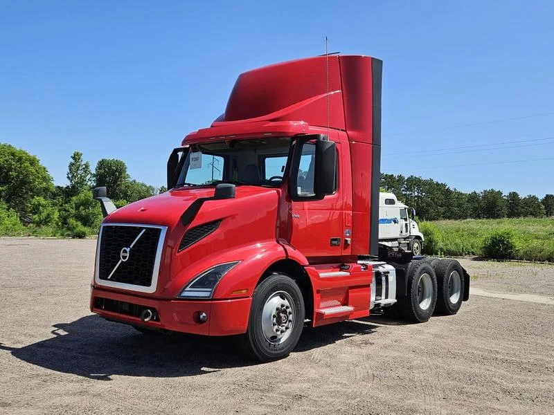 2020 Volvo VNR 640 in Elk River