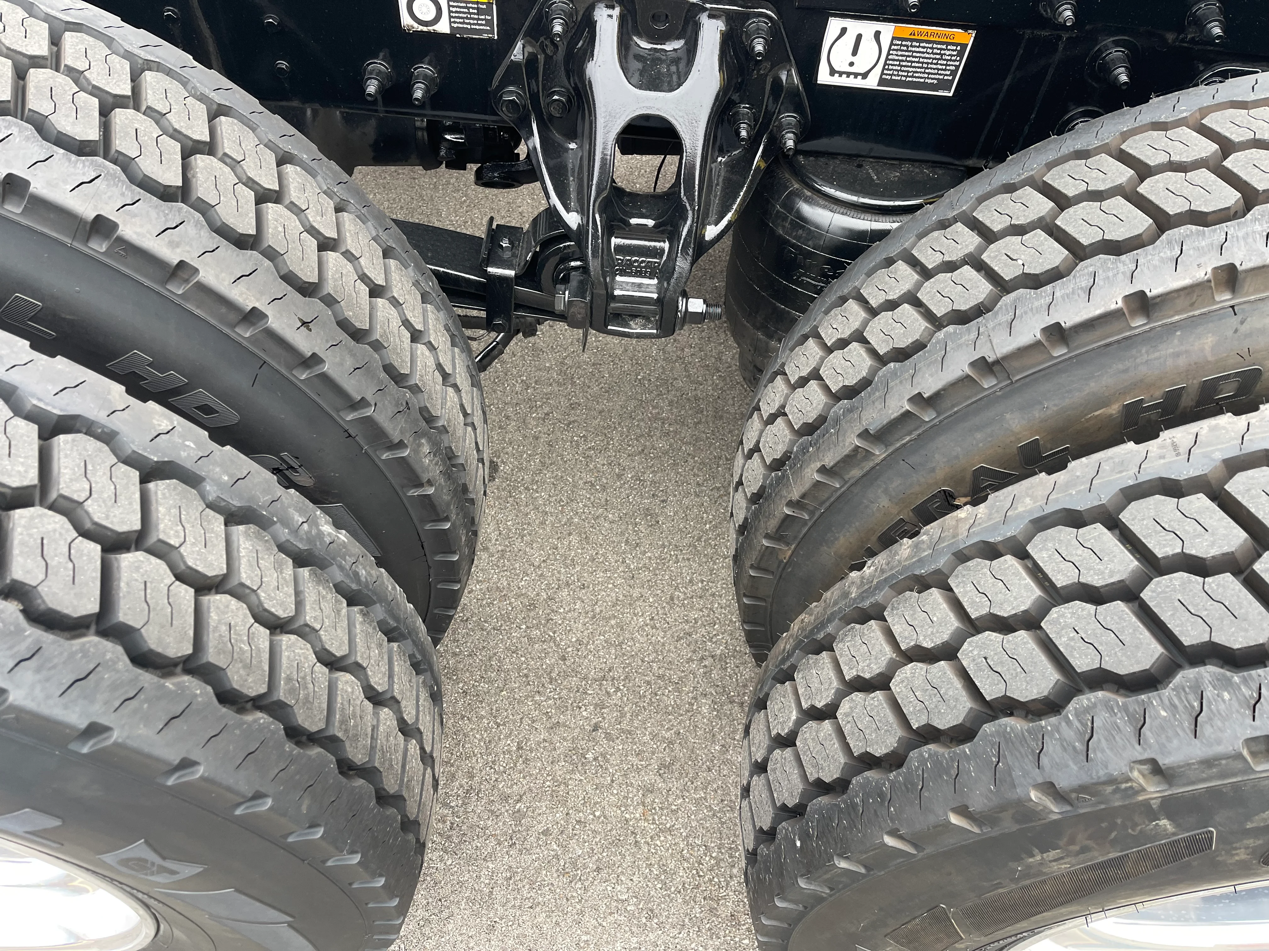 2021 Peterbilt 579 - image 12