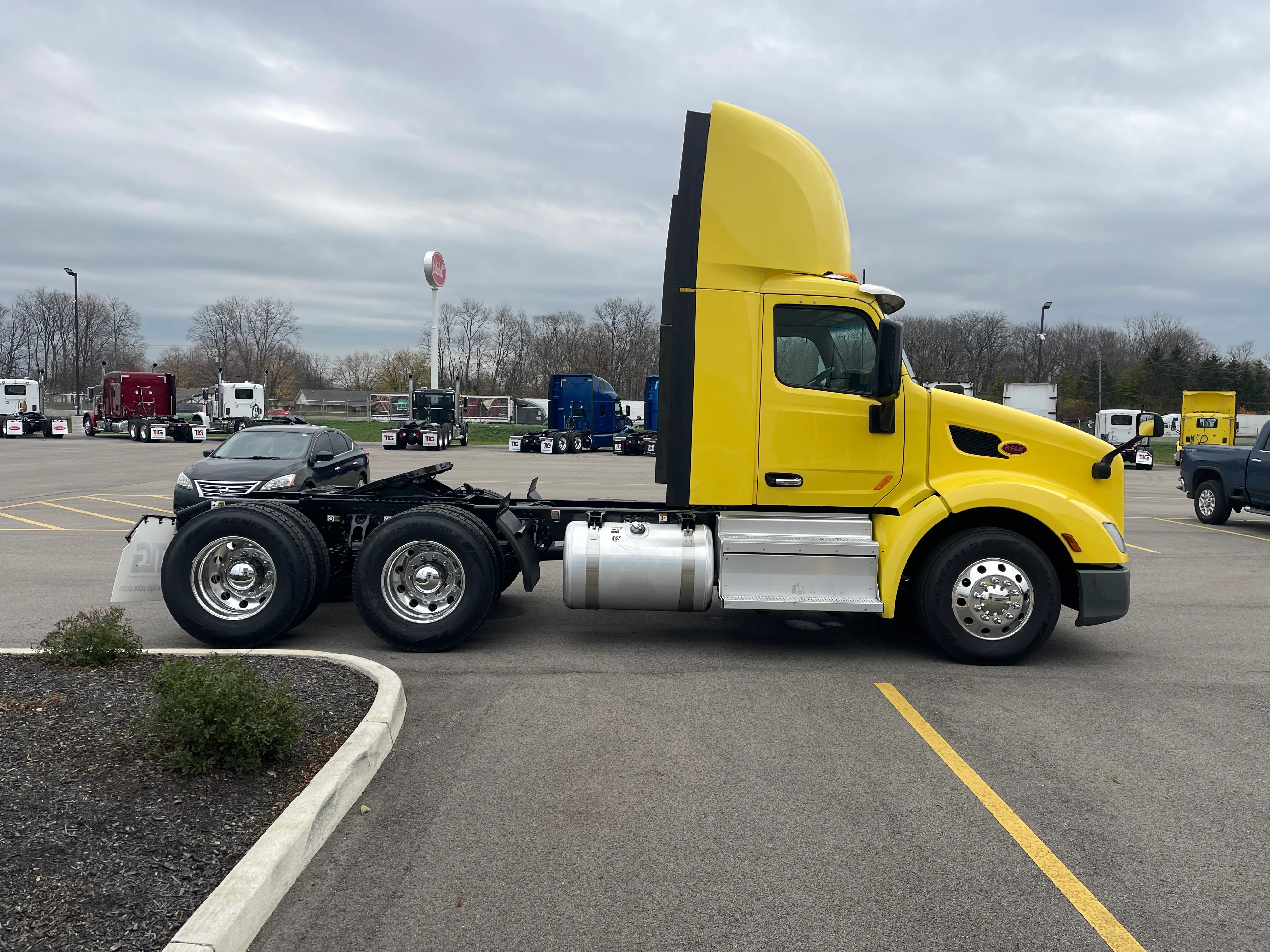 2021 Peterbilt 579 - image 6