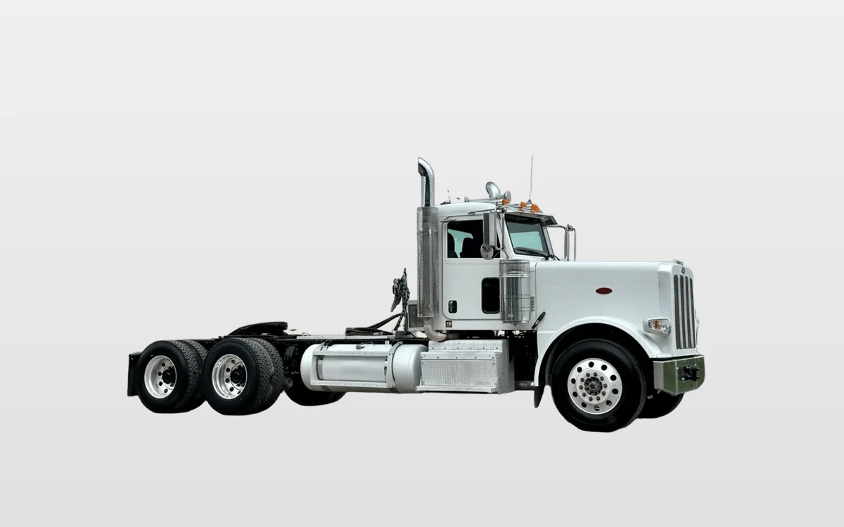 2013 Peterbilt - image 1