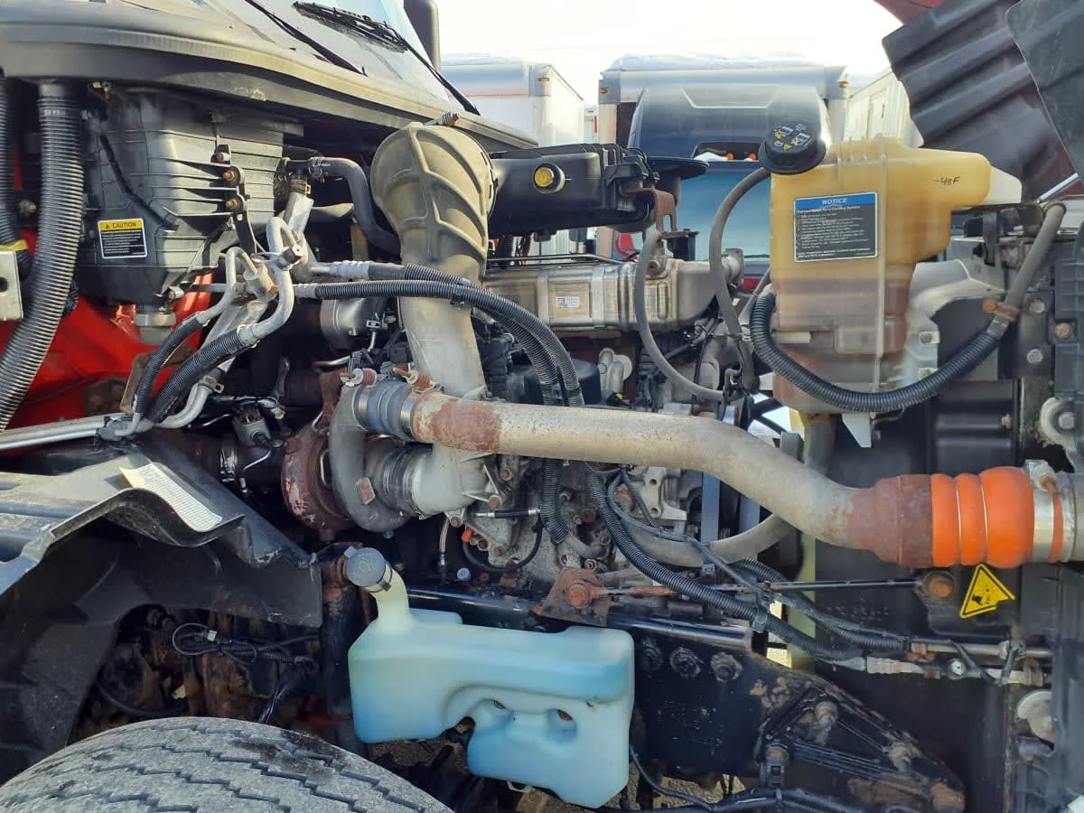 2020 International LT - image 12