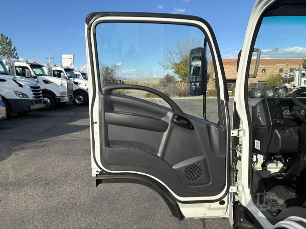 2025 Isuzu NRR - image 16