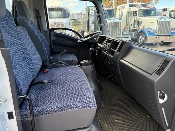 2025 Isuzu NRR - image 37