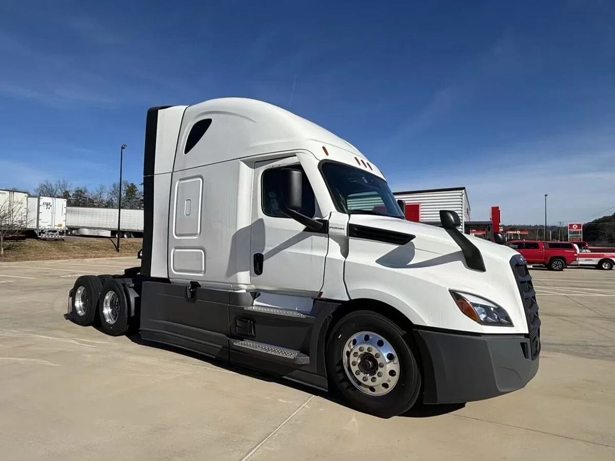 2026 Freightliner Cascadia — photo 3