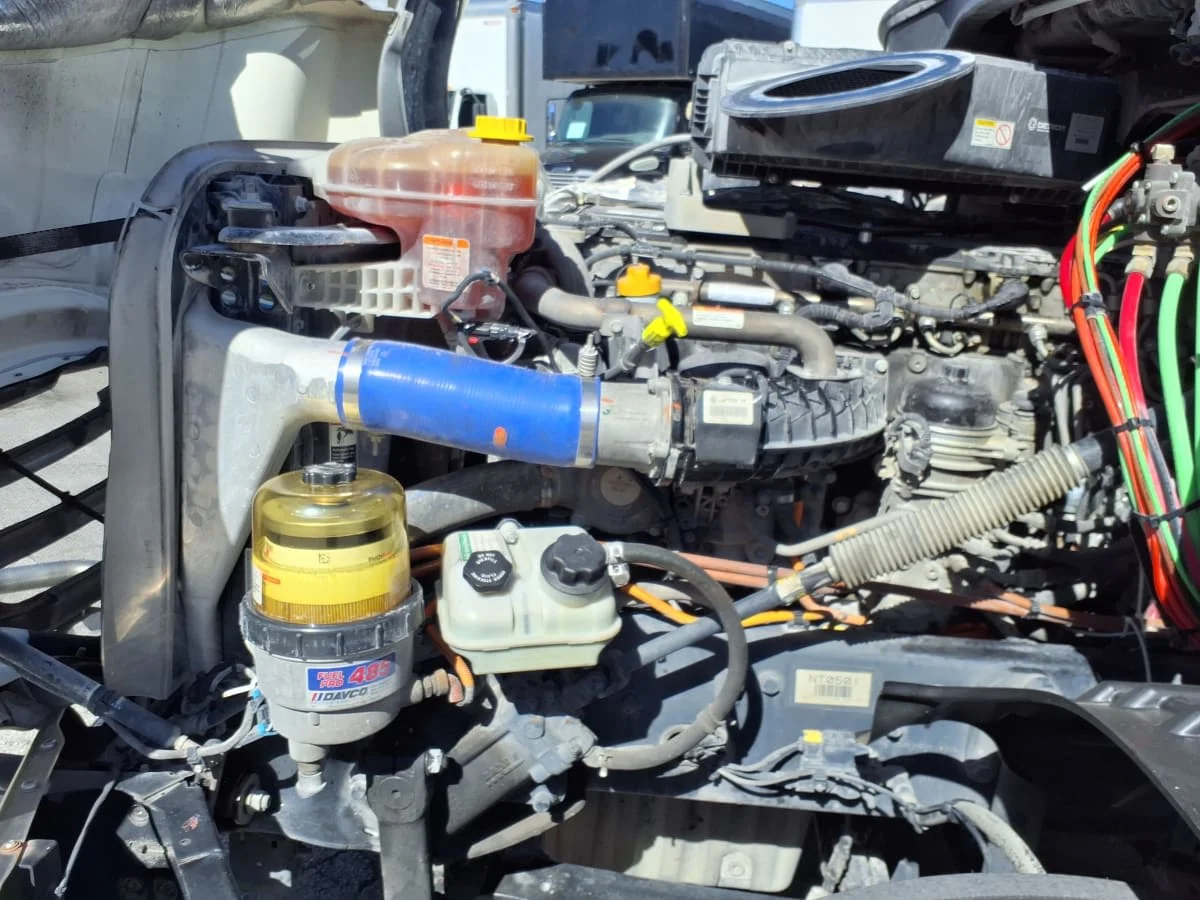 2022 Freightliner Cascadia - image 8