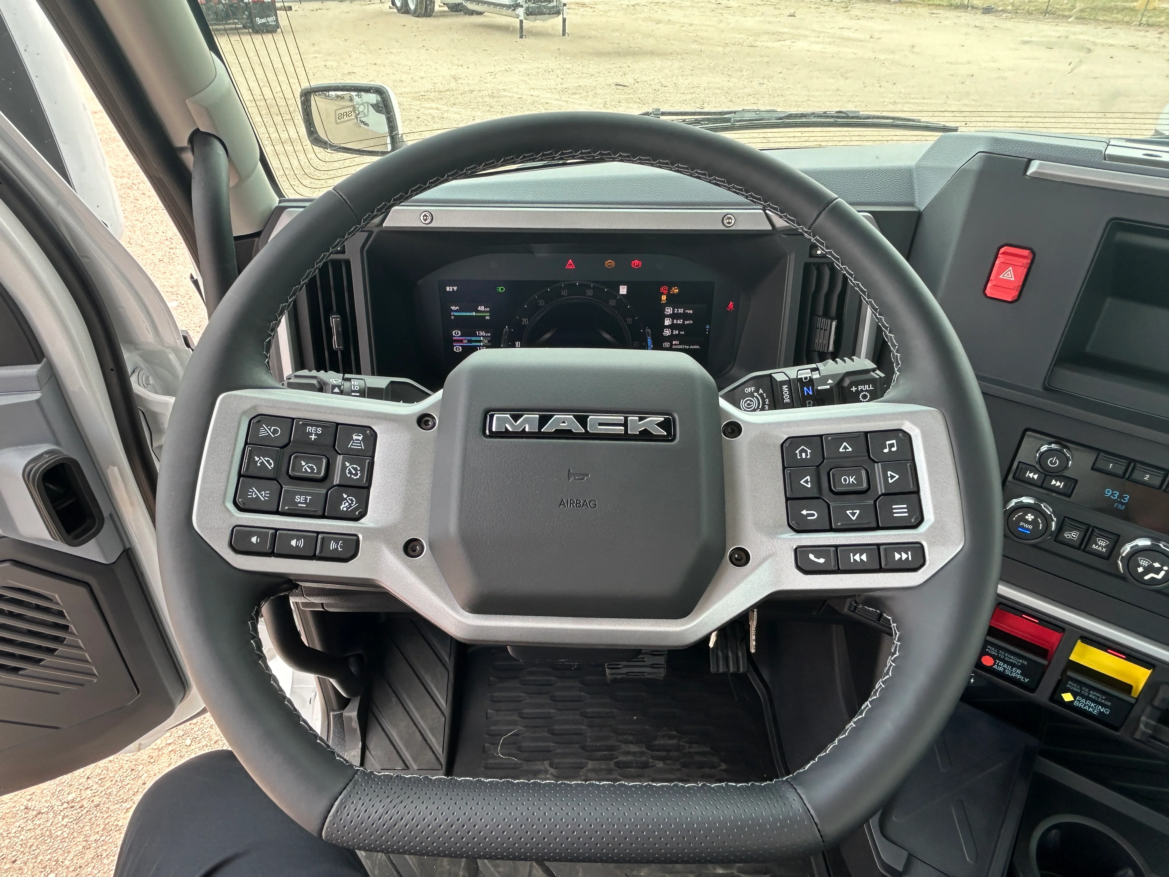 2026 Mack Pinnacle in Odessa, TX — photo 13