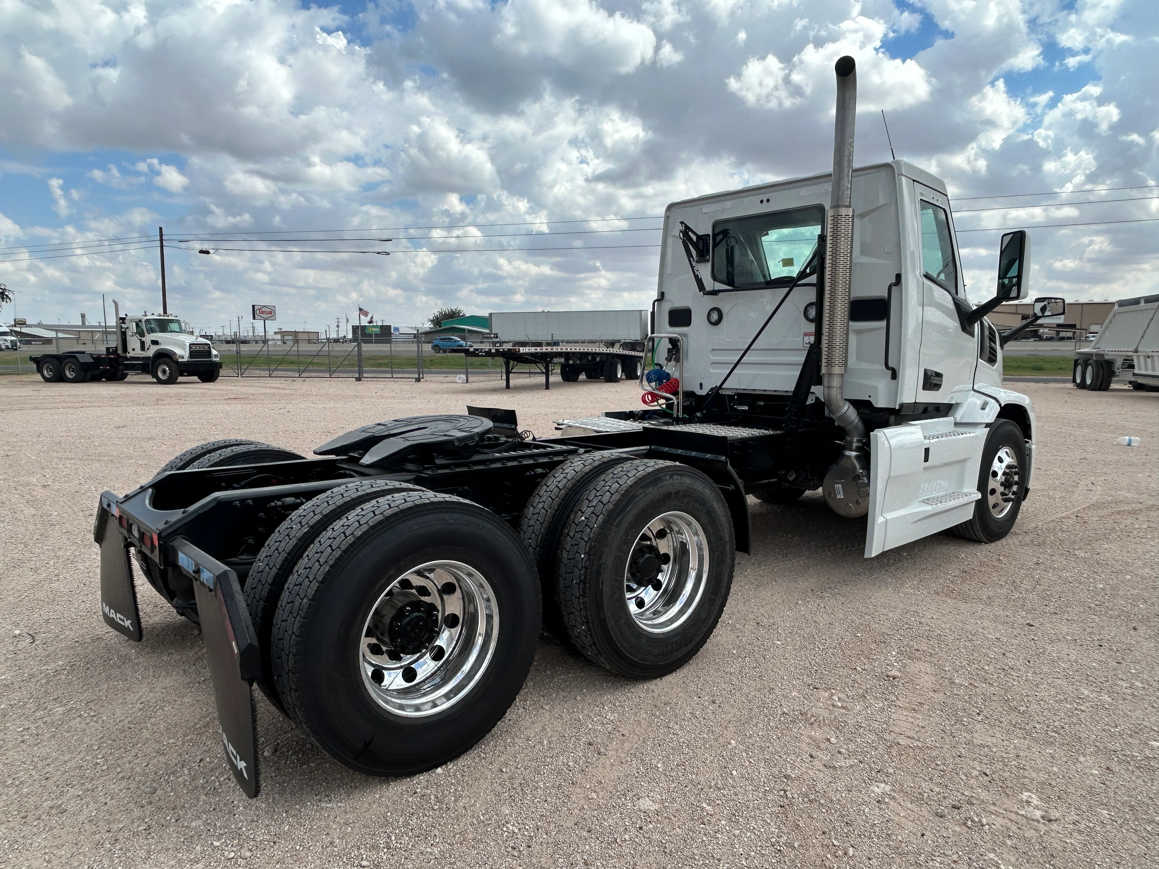2026 Mack Pinnacle in Odessa, TX — photo 5