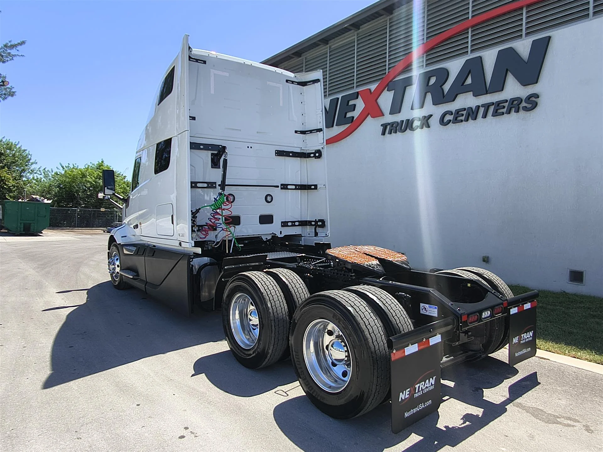 2027 Volvo VNL 860 in Fort Lauderdale, FL — photo 6