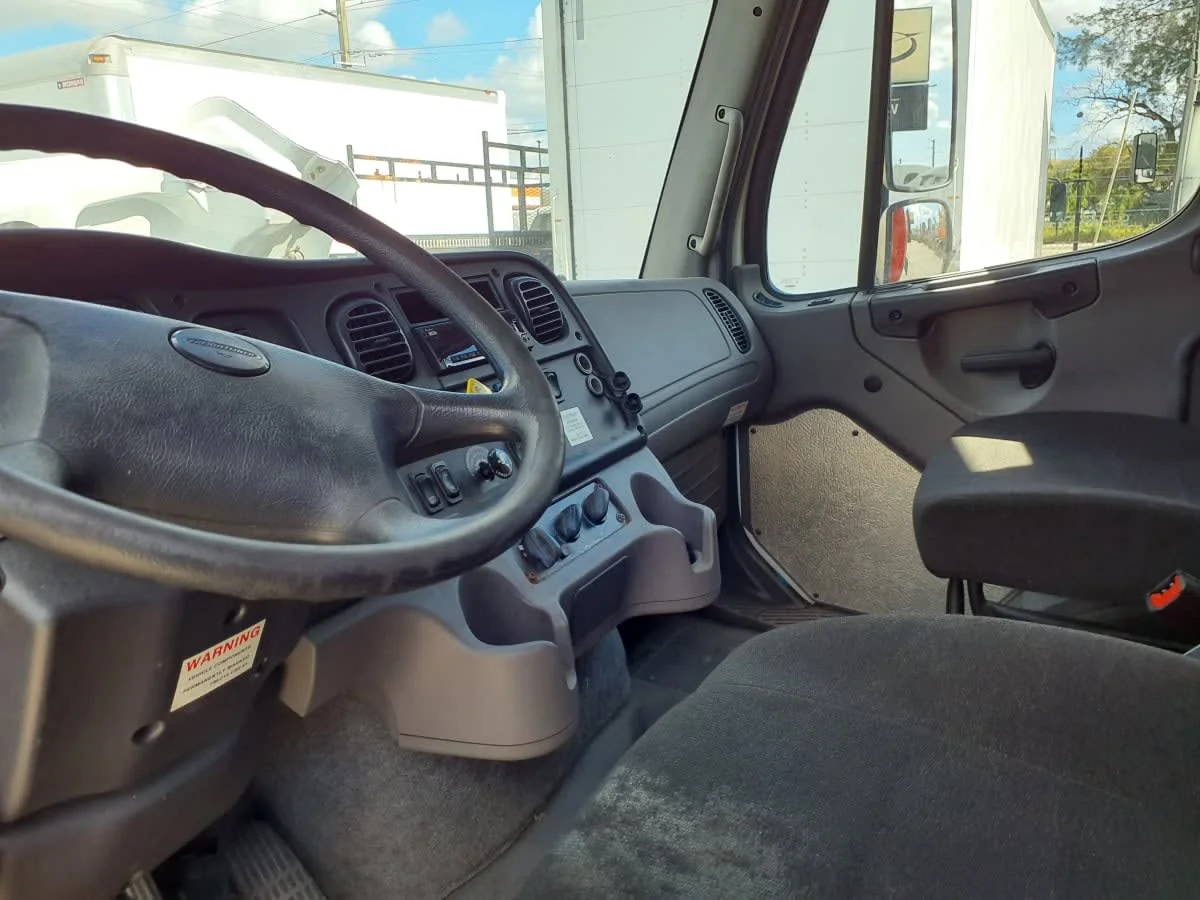 2020 Freightliner M2 106 - image 7