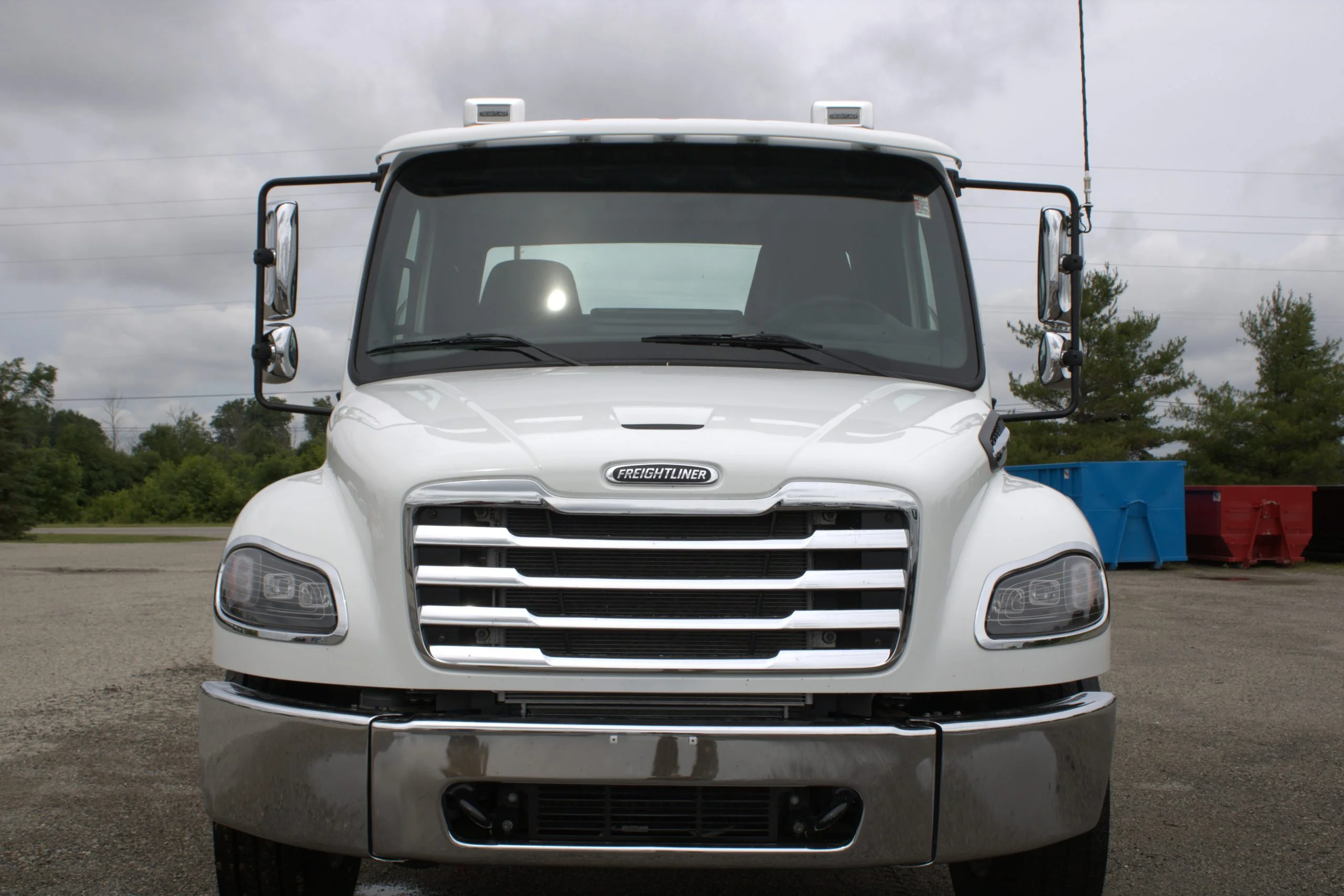 2027 Freightliner eM2 — photo 3