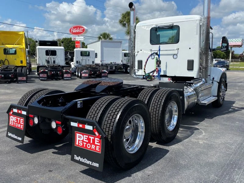 2027 Peterbilt 567 in Fort Pierce, FL — photo 13