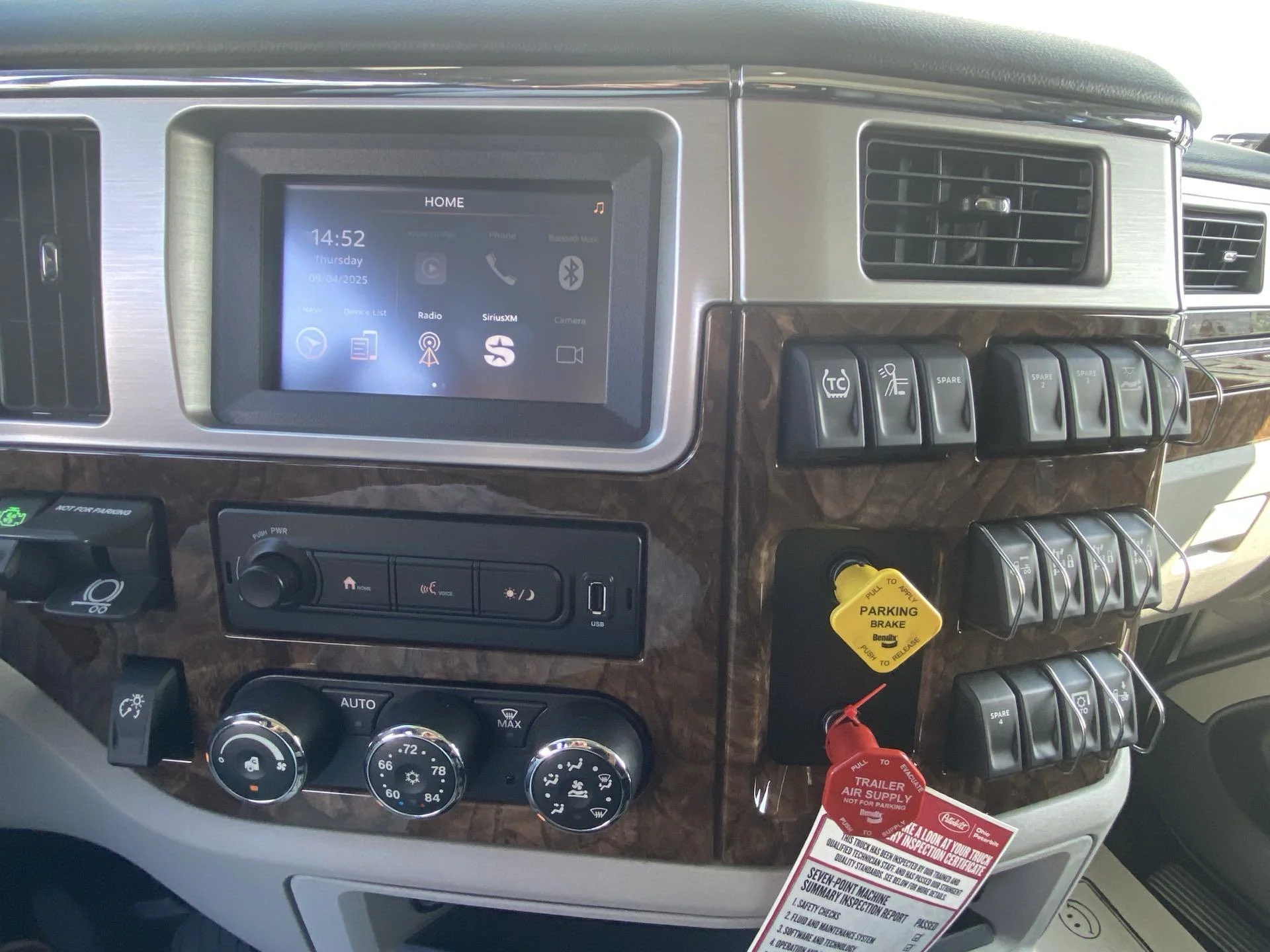 2026 Peterbilt 589 - image 7