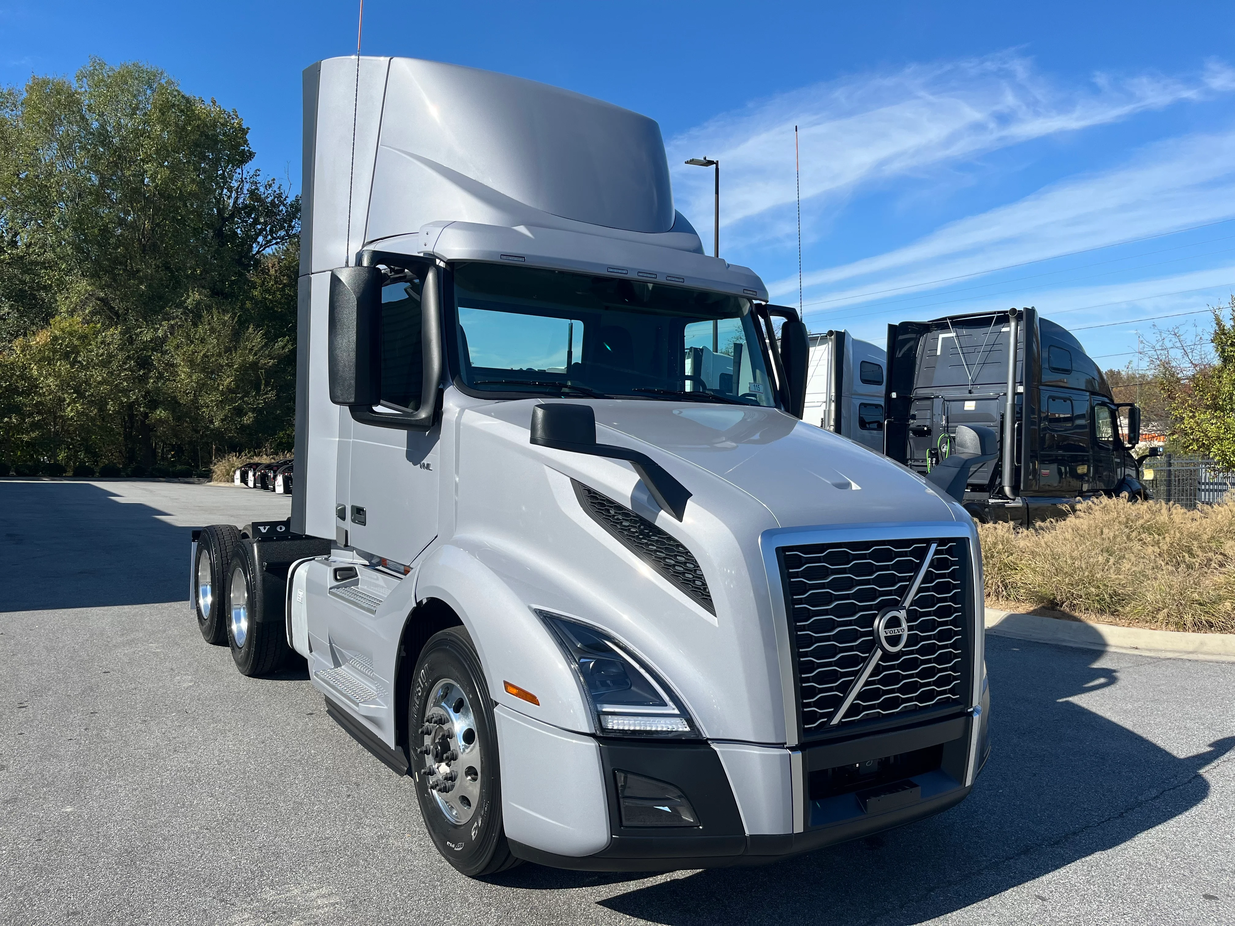 2025 Volvo VNL 300 in Adairsville, GA