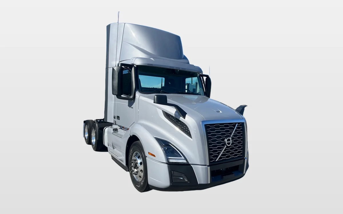 2025 Volvo - image 1