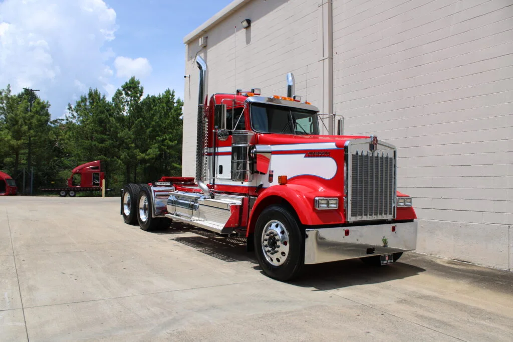 2027 Kenworth W900 in Mobile, AL — photo 2