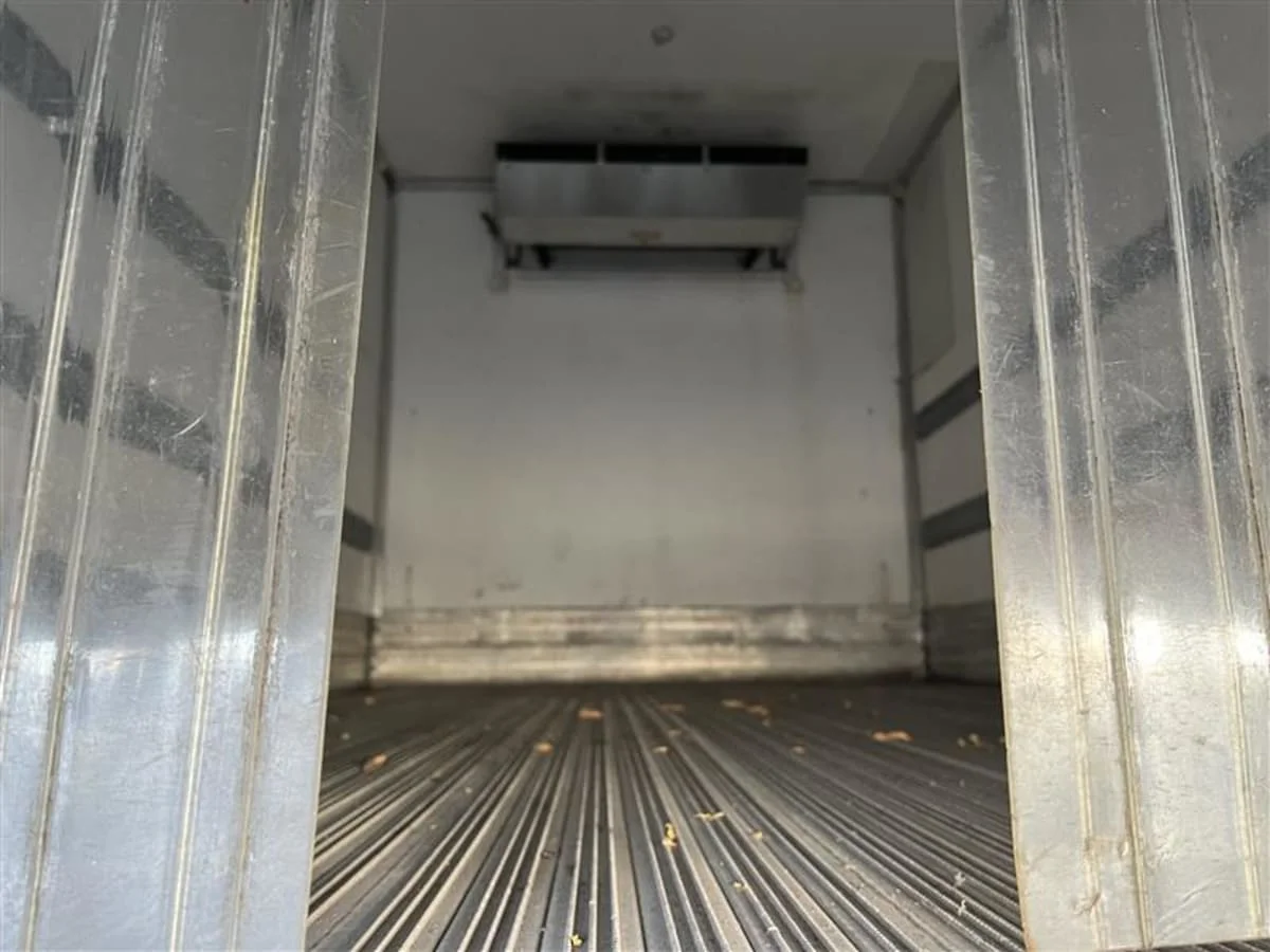 2017 Isuzu NPR - image 9