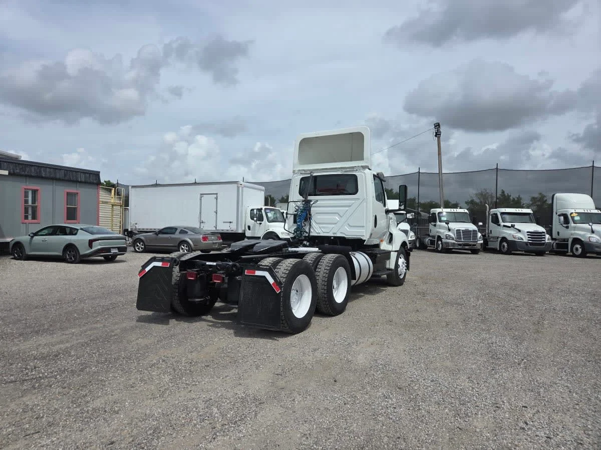 2019 International LT in St. Rose, LA — photo 4