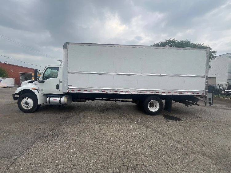 2019 International MV in Chicago (Melrose Park), IL — photo 4