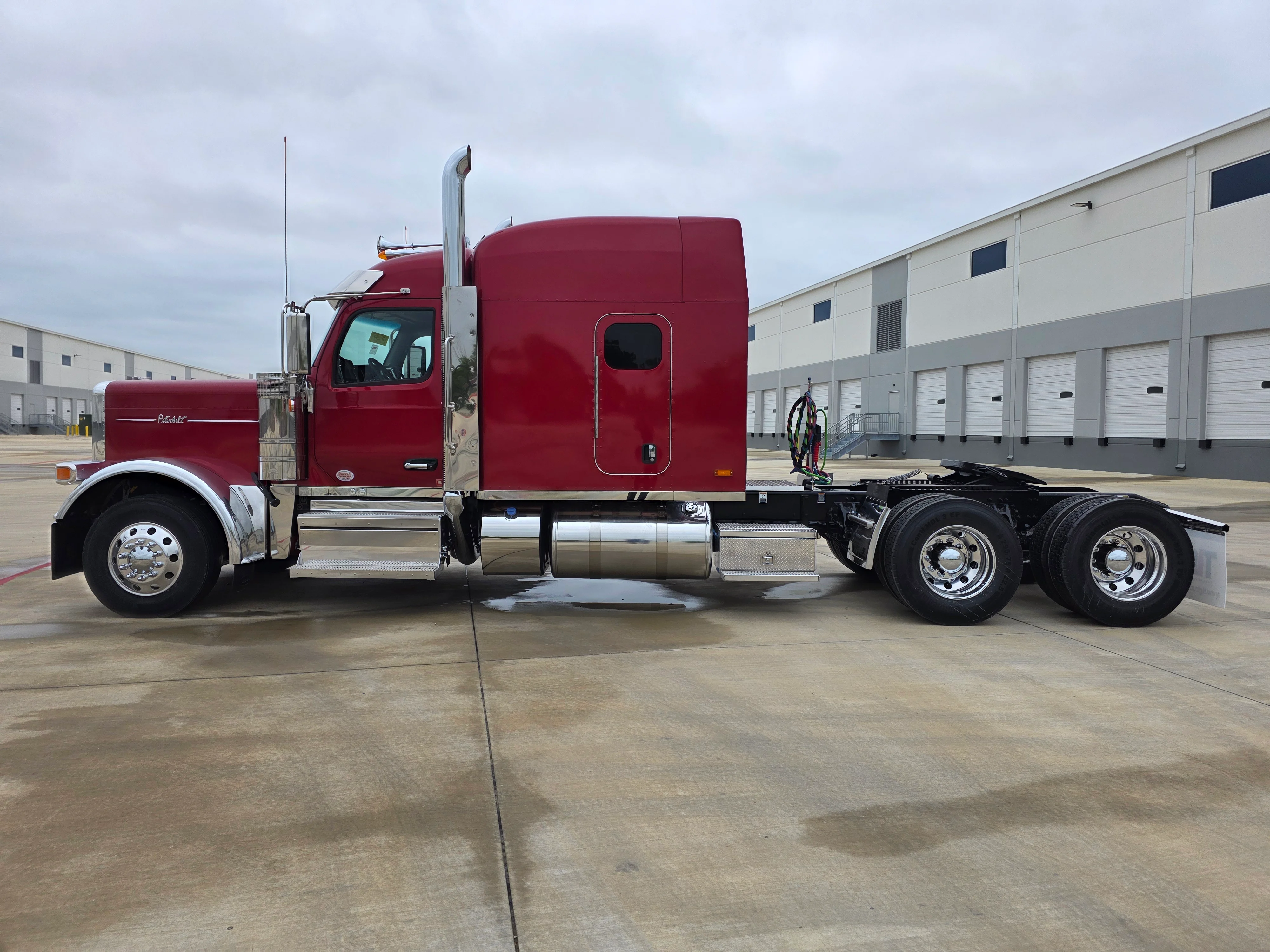 2027 Peterbilt 589 in Fort Smith, AR — photo 2