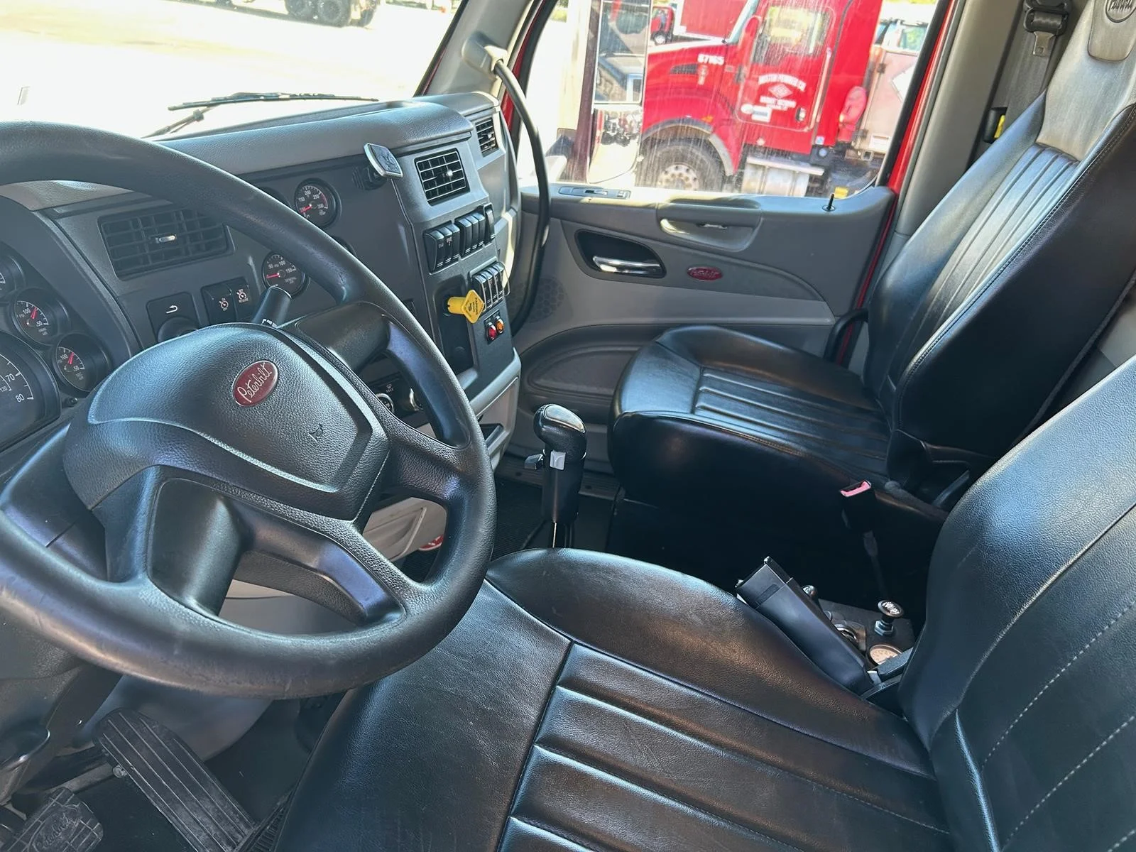 2020 Peterbilt 567 in Manchester, NH — photo 3